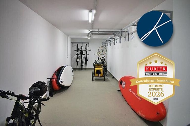 Riesiger Abstellraum Teil 2