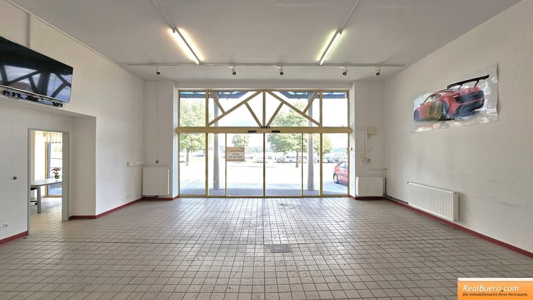 Halle / Verkaufsfläche Ansicht 1