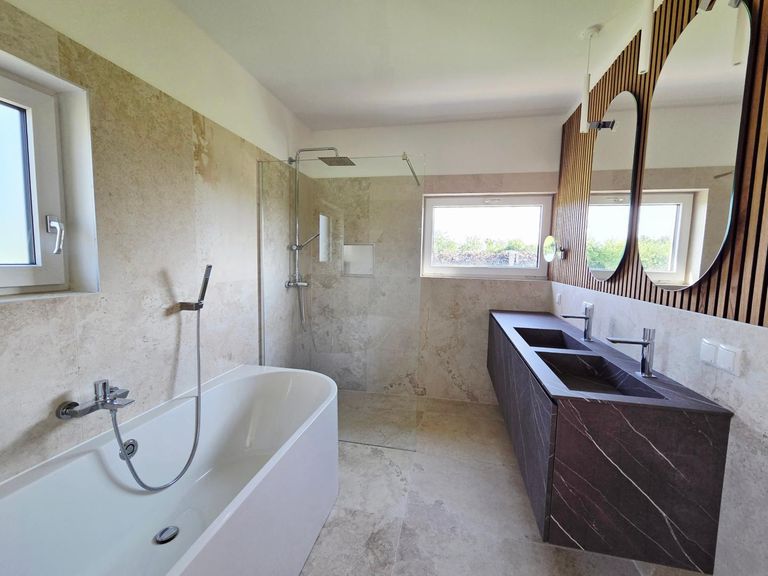 Badezimmer  Musterhaus