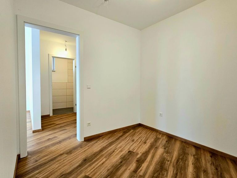 Vorraum zw. Schlafzimmer 2 und 3, mgl. Ankleide
