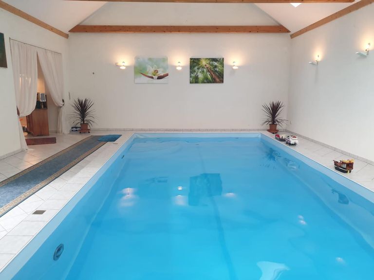 Indoor-Pool