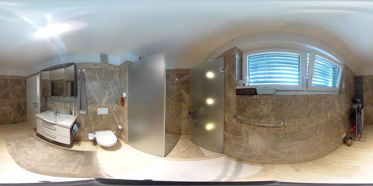 Badezimmer im Obergeschoss