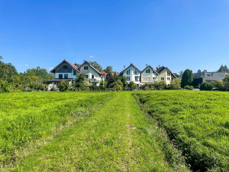 direkt angrenzende Reihenhausanlage