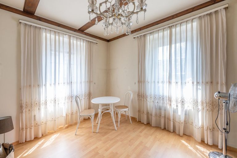 Wohnraum unrenovierter Teil