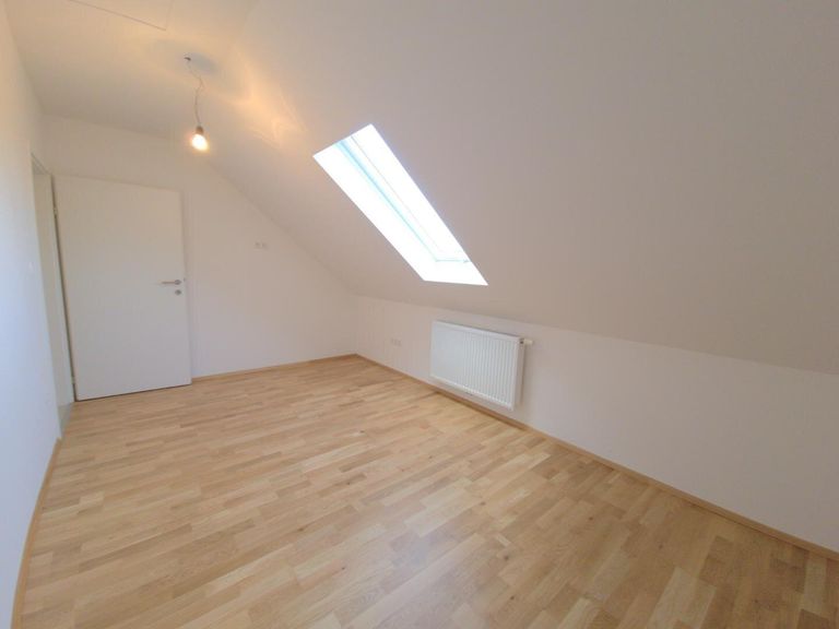 Zimmer 2 (zb. Schlafzimmer)