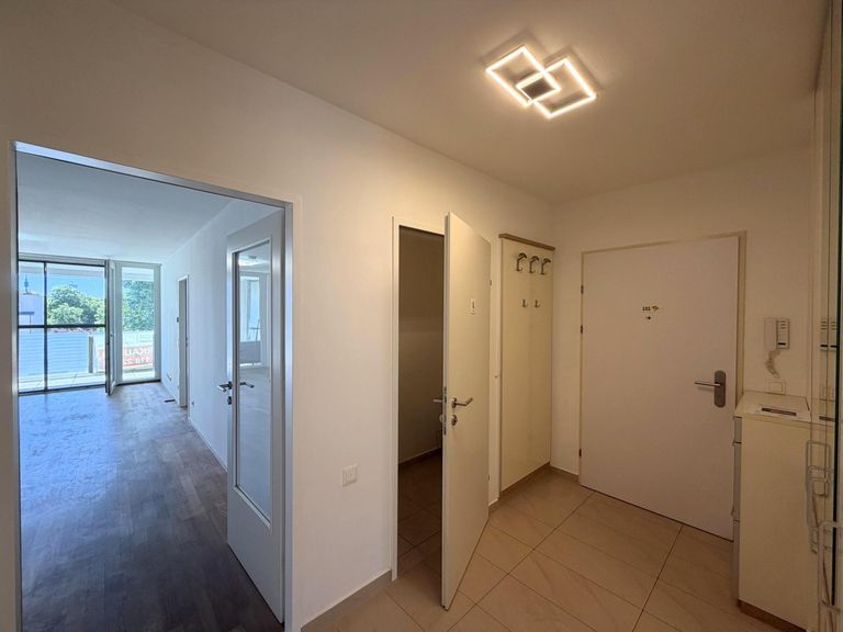 Wohnungseingang / Garderobe / Gäste-WC