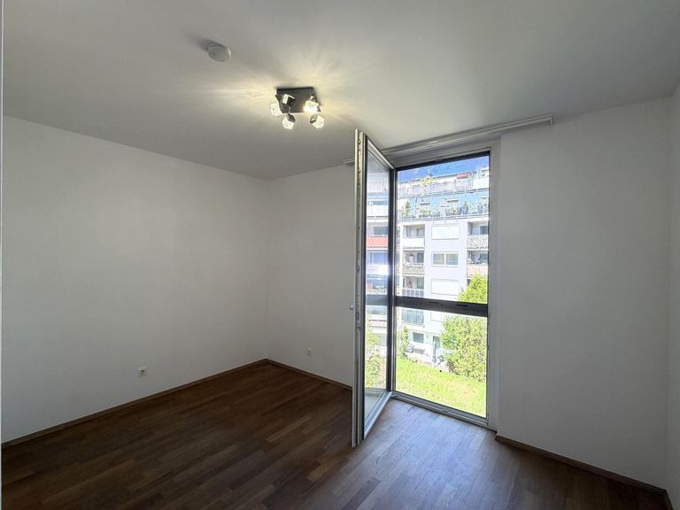 Kinderzimmer / Schlafzimmer mit franz. Balkon