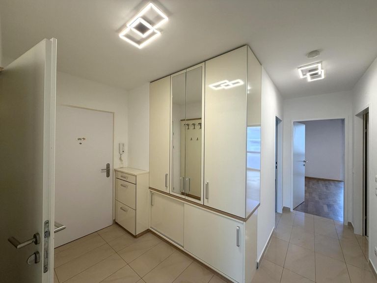 Wohnungseingang / Eingangsgarderobe