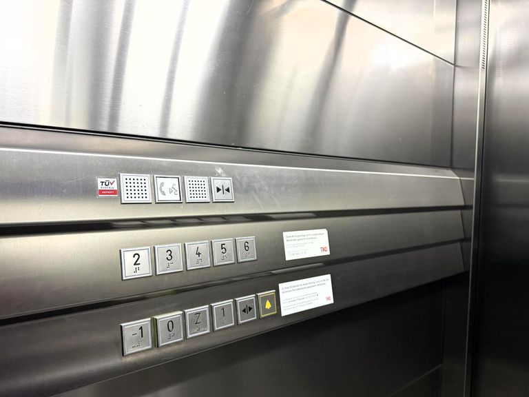 Aufzug für < 8 Pax von ThyssenKrupp / Baujahr 2012