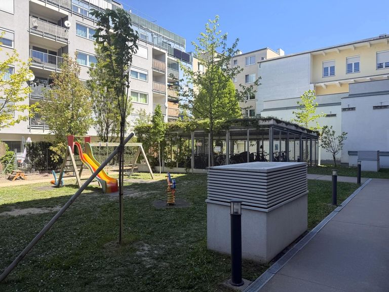gemeinschaftlicher Kinderspileplatz im Innenhof