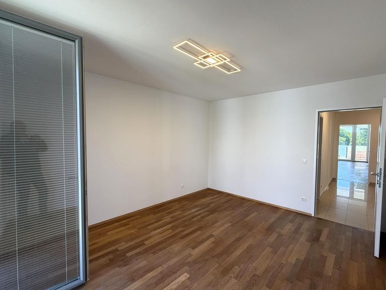 Kinderzimmer / Schlafzimmer mit franz. Balkon
