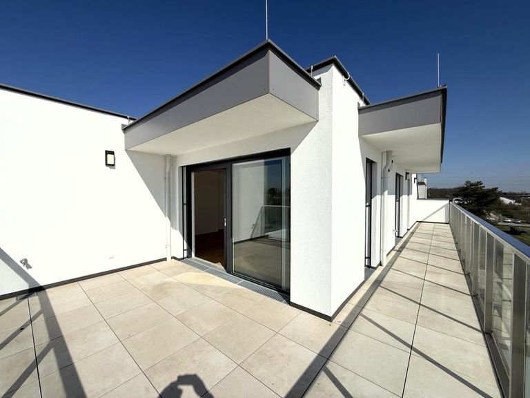 knapp 62 m² Terrassen