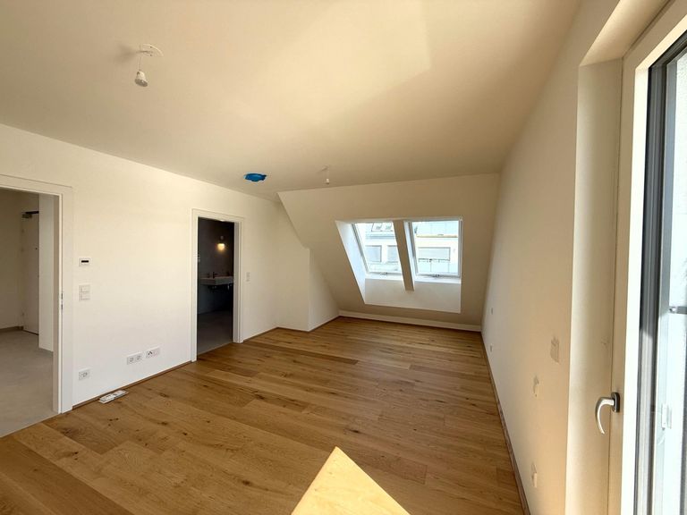 Schlafzimmer 1 von 2 ( mit eigenem Bad )