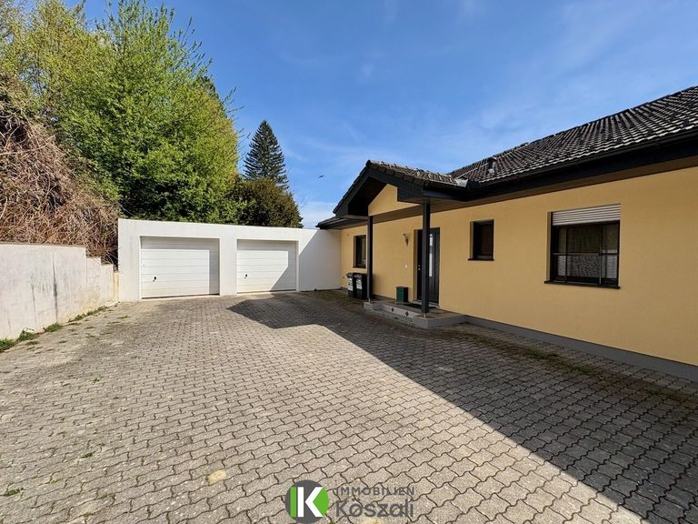 Vorplatz Doppelgarage