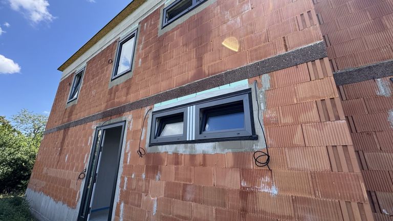 Hausfront TOP 2 - 22.07.2025