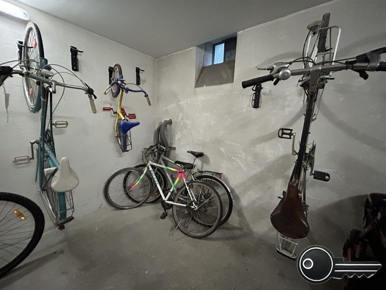 Kinderwagen- und Fahrradabstellraum