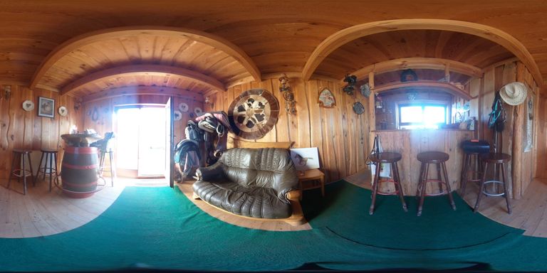 Saloon 360