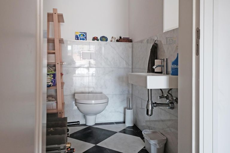 WC auf der unteren Wohnebene