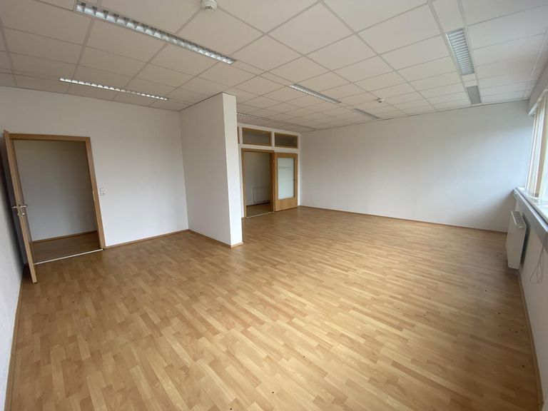 23 Büroräumlichkeiten