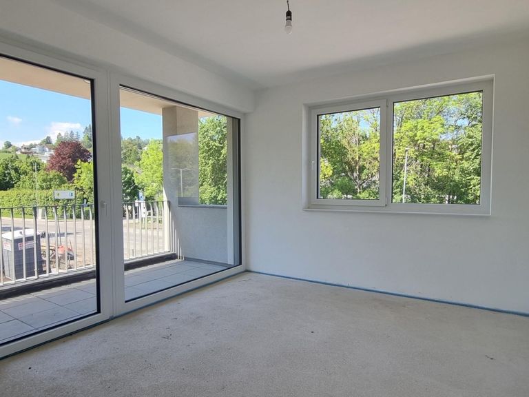 Zimmer 1 mit Balkon, OG