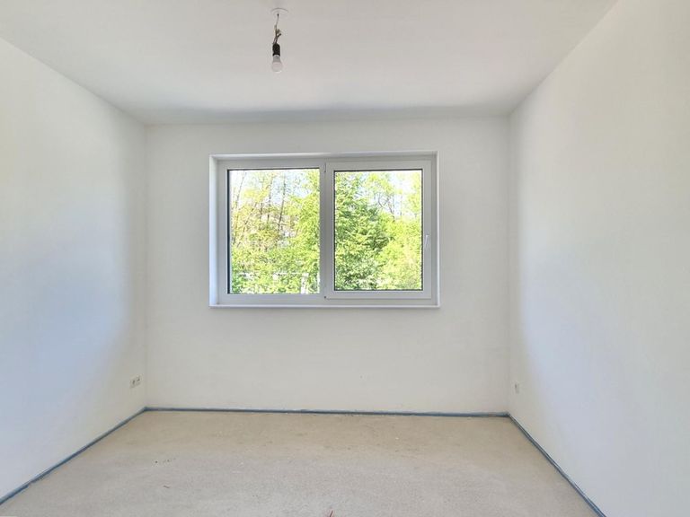 Zimmer 4, OG