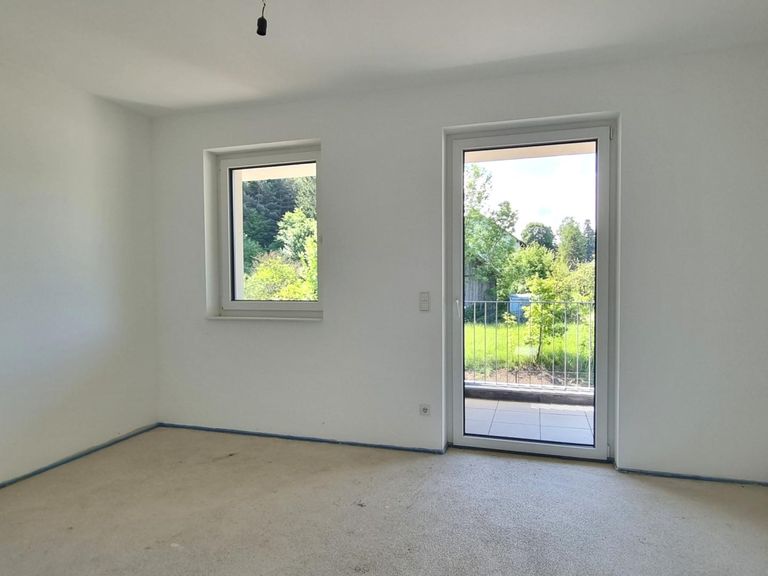 Zimmer 2 mit Balkon, OG