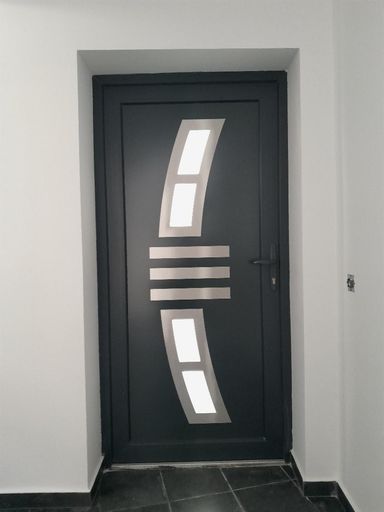 2 Eingang