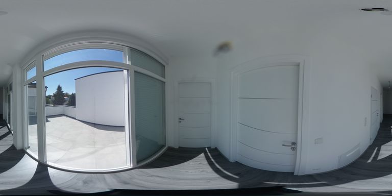 R0011002