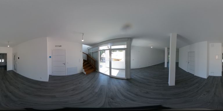 R0010990