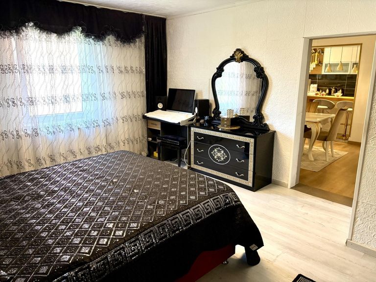 24 Schlafzimmer Haus 2