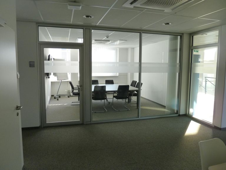 9. Büro bzw. Besprechung