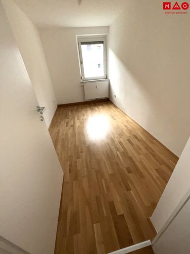 Kinderzimmer/Esszimmer/Büro 1