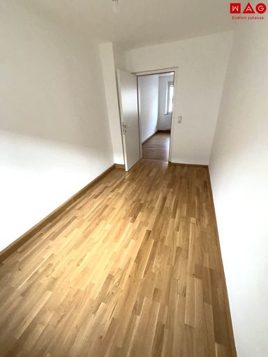 Kinderzimmer/Esszimmer/Büro 2