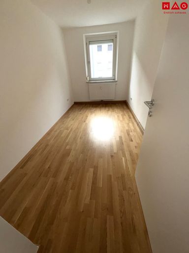 Kinderzimmer/Esszimmer/Büro 2