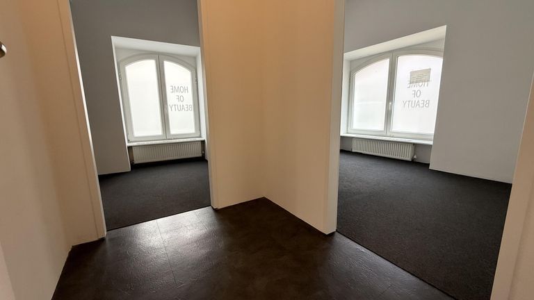 zentral begehbar