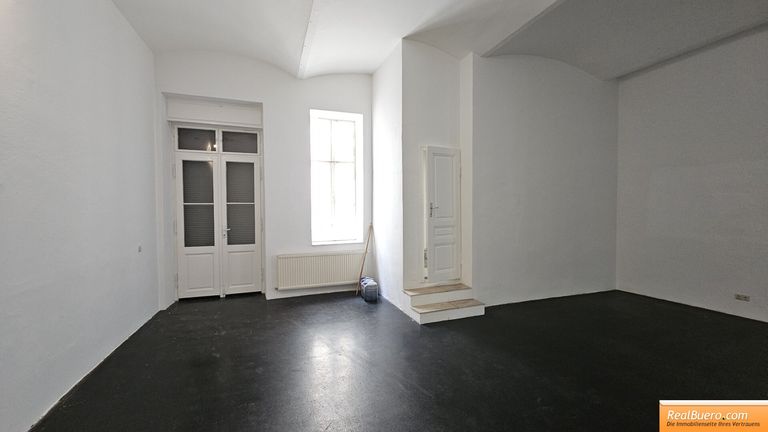 Ansicht 1 des Objektes - Teilbereich 2 - (2. Eingangsbereich direkt über den Innenhof )