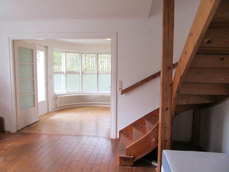 Diele und Stiegenaufgang