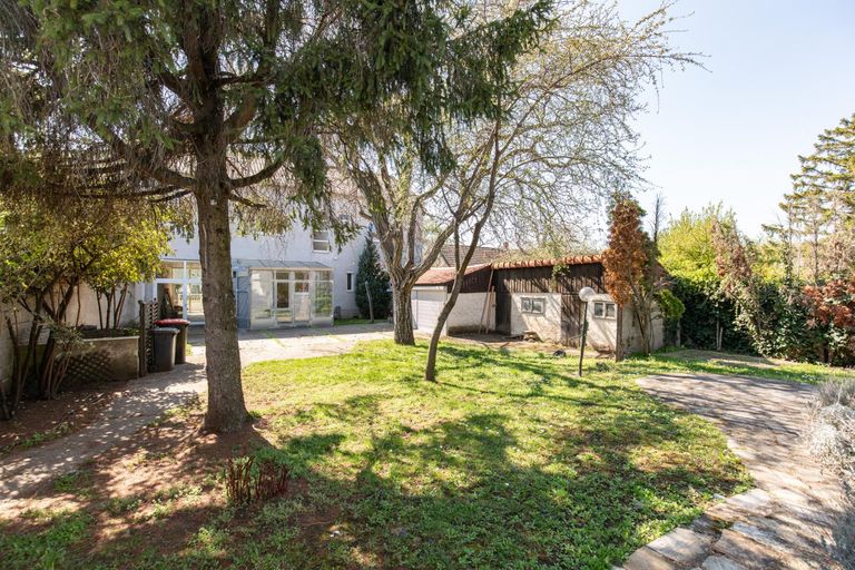 Wohnhaus Mönchhof Garten