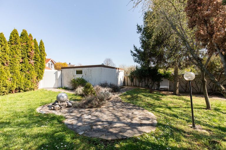 Wohnhaus in Mönchhof Garten