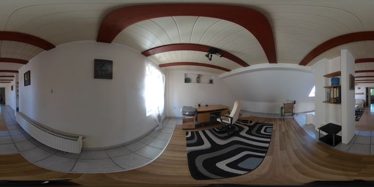 Wohnung 3 Wohnzimmer Arbeitsbereich