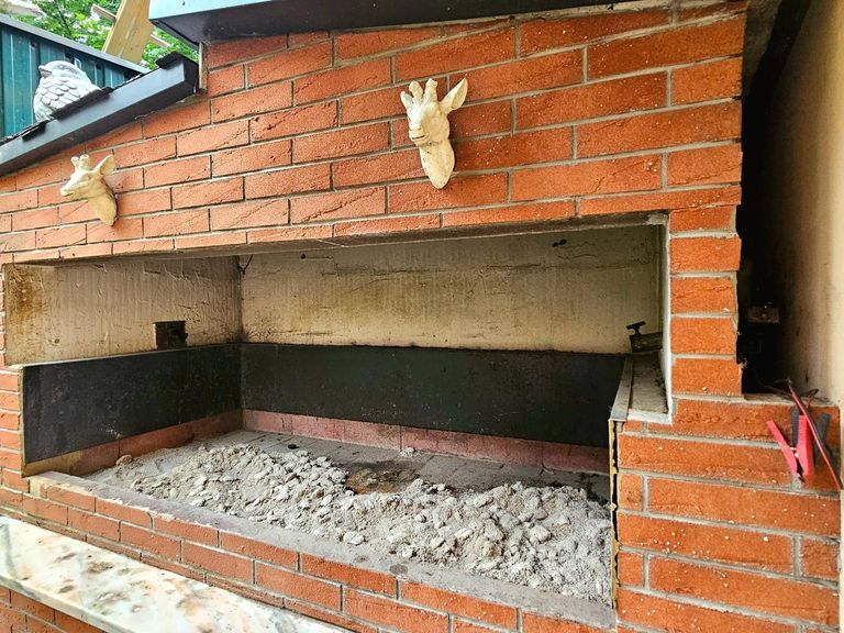 Detail - Grill für Lamm/Ferkel, etc.