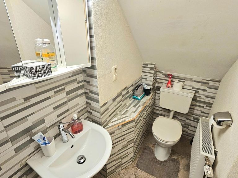 Bad mit Dusche und WC_EG