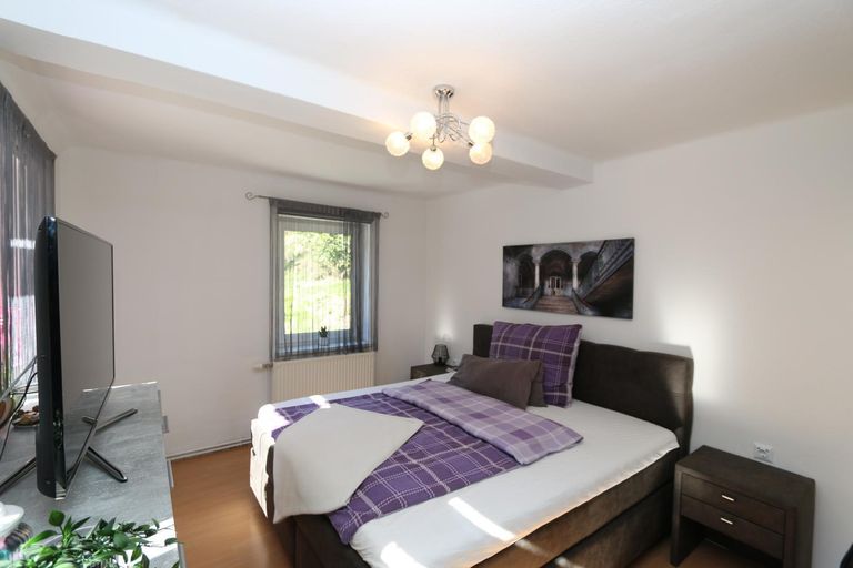 Zimmer 2 Wohnung 1 OG