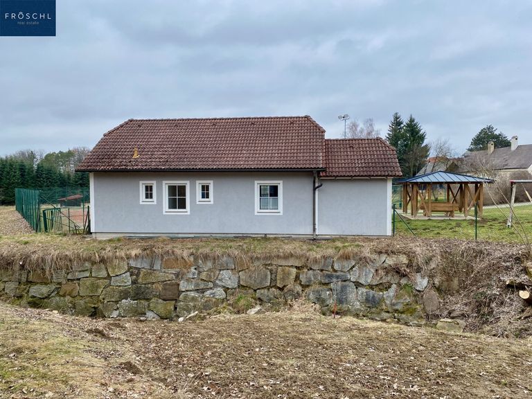 Ansicht zum Sportplatz/Tennis Pic 1