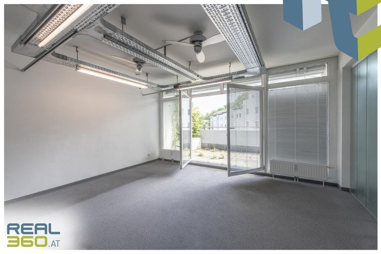 Büro mit Ausgang auf die Loggia