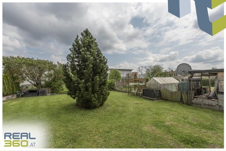 Allgemeingartenfläche hinterm Haus