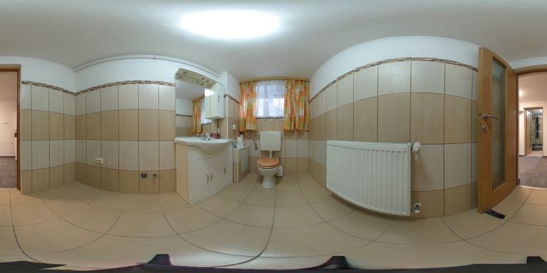 10 WC UG
