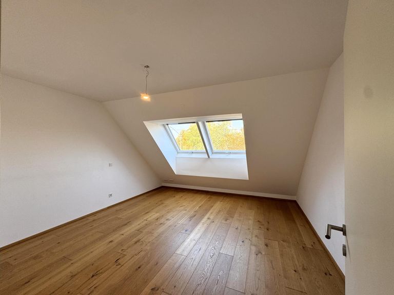 Schlafzimmer 1 von 2