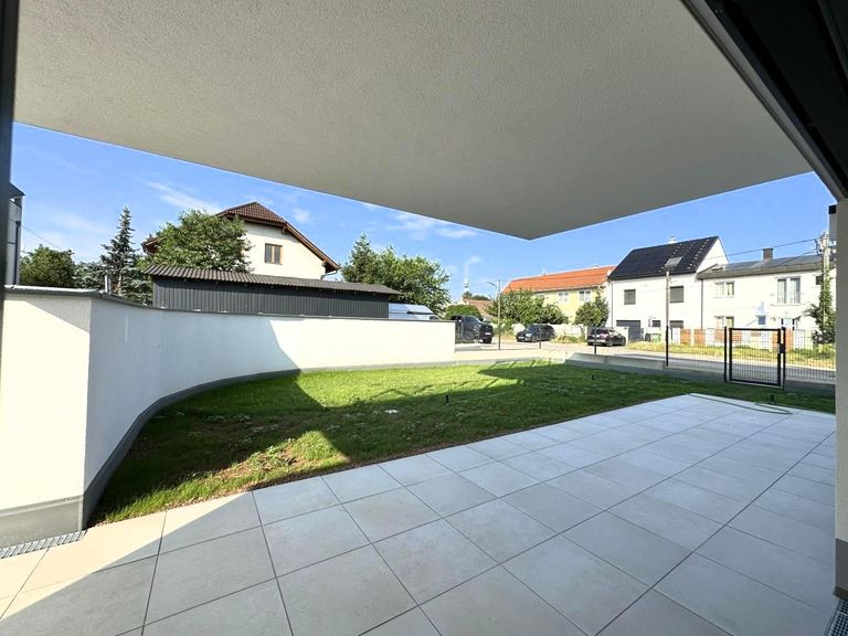 Hauptterrasse / Hauptgarten