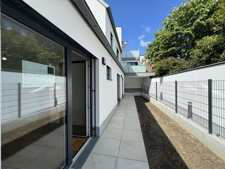 Terrasse ( 2 von 2 ) im Eigengarten